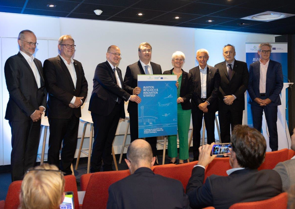 Handover of the Aviation Research & Innovation Strategy (ARIS) to the European Commission at the Paris Air Show